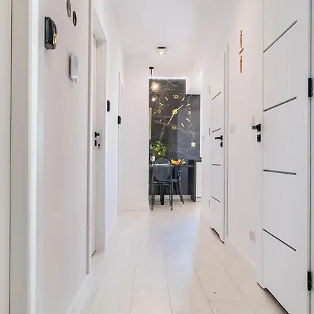 Prymasa 1000-lecia Apt 41 Appartement